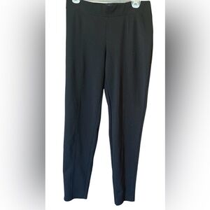 Apt. 9 Modern Fit Women’s black straight leggings /
Size M